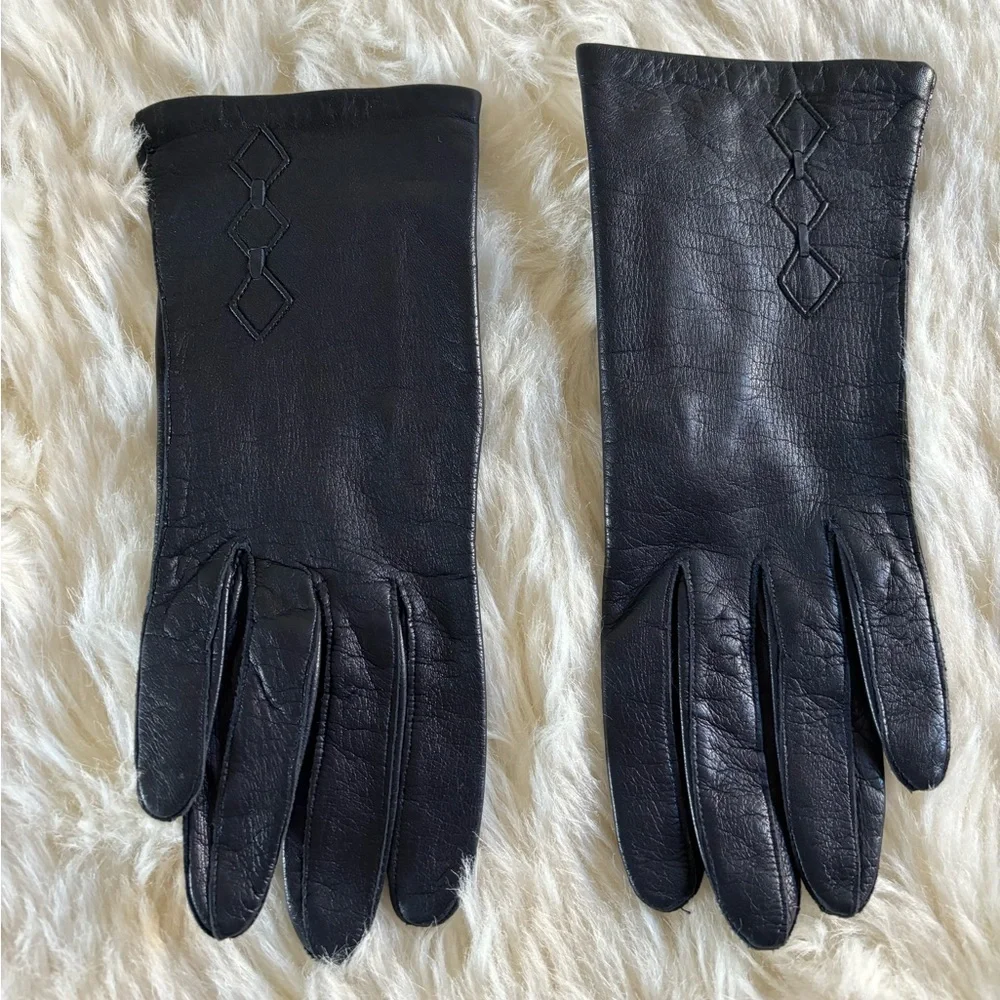 Vintage Classique Leather Made in Italy 100% Silk Lined Gloves, Women's